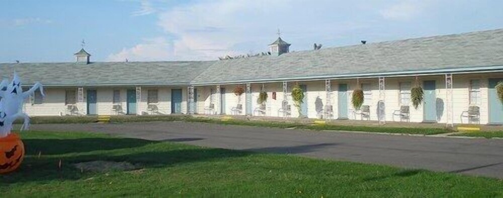 Theater Motel - photo 16