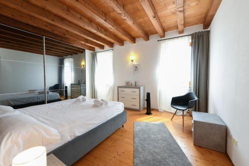 Maxi Loft Family & Friends a 5 minuti da Gardaland — 4-Star Luxury Hotel in Cavalcaselle, Italy