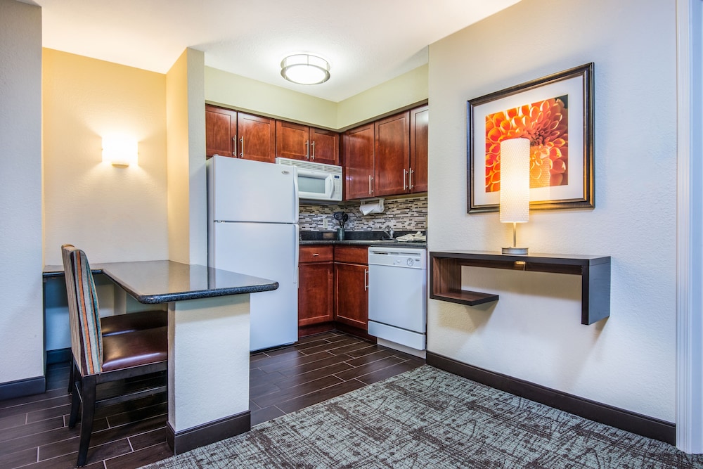 Staybridge Suites Allentown West by IHG - photo 8