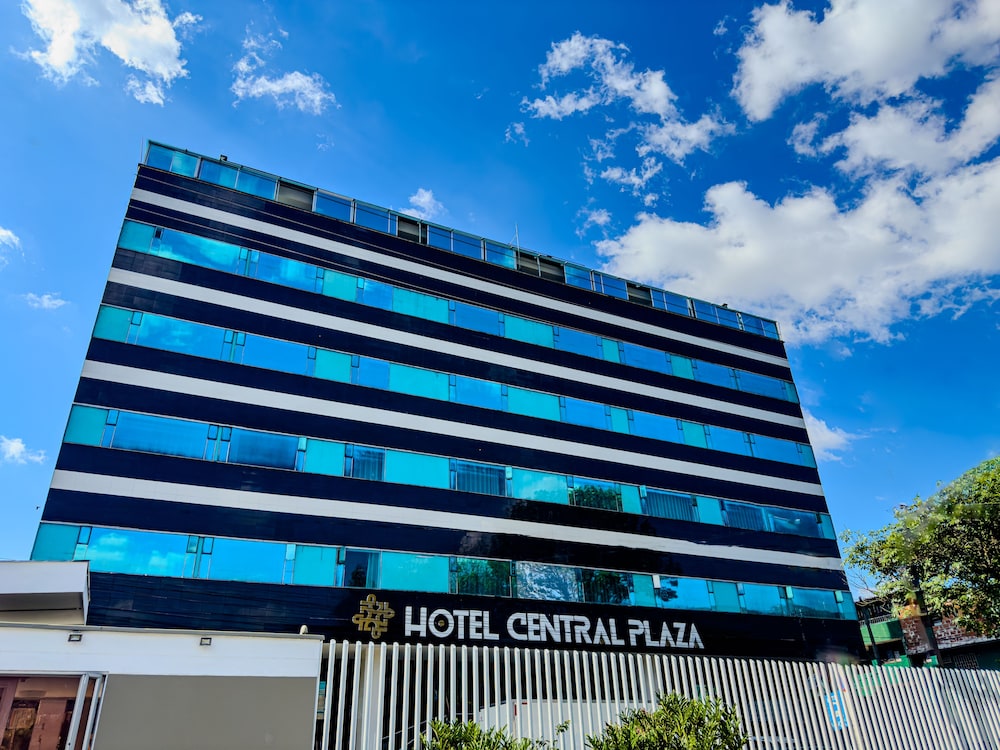 Hotel Central Plaza Medellin — hotel in Itaguei