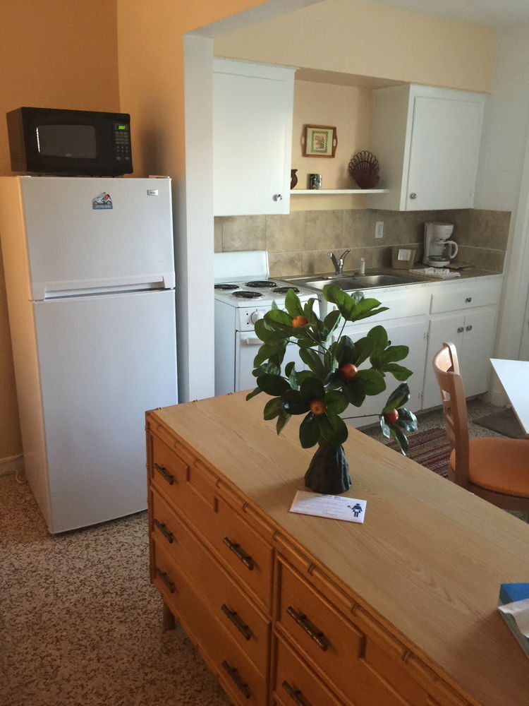 Amber Tides Motel - photo 18