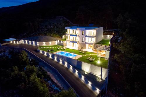 Villa Lavinia — 4-Star Luxury Hotel in Moscenicka Draga, Croatia