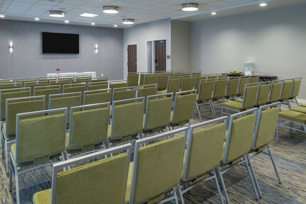 TownePlace Suites by Marriott Chicago Schaumburg - photo 54