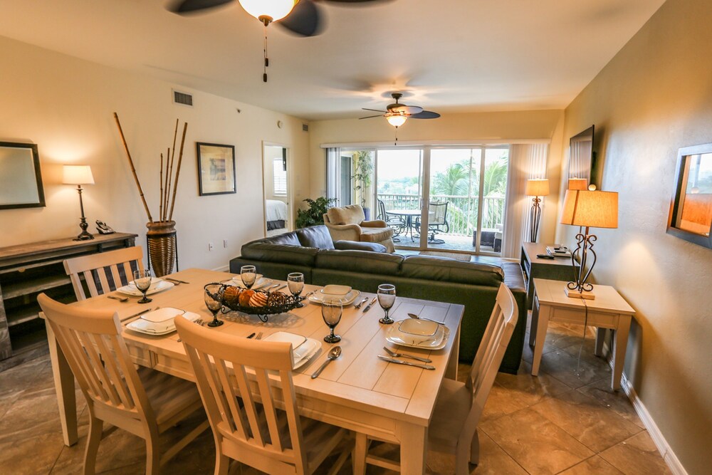 Bella Lago 323 Your Home Away from Home in Paradise 7431 Bella Lago Drive condo — 4-Star Luxury Hotel in Fort Myers Beach, United States