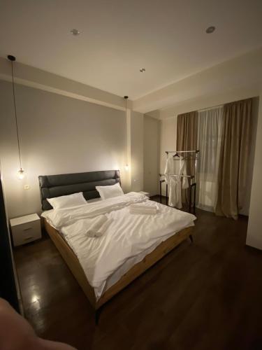 Apartment Sixteen