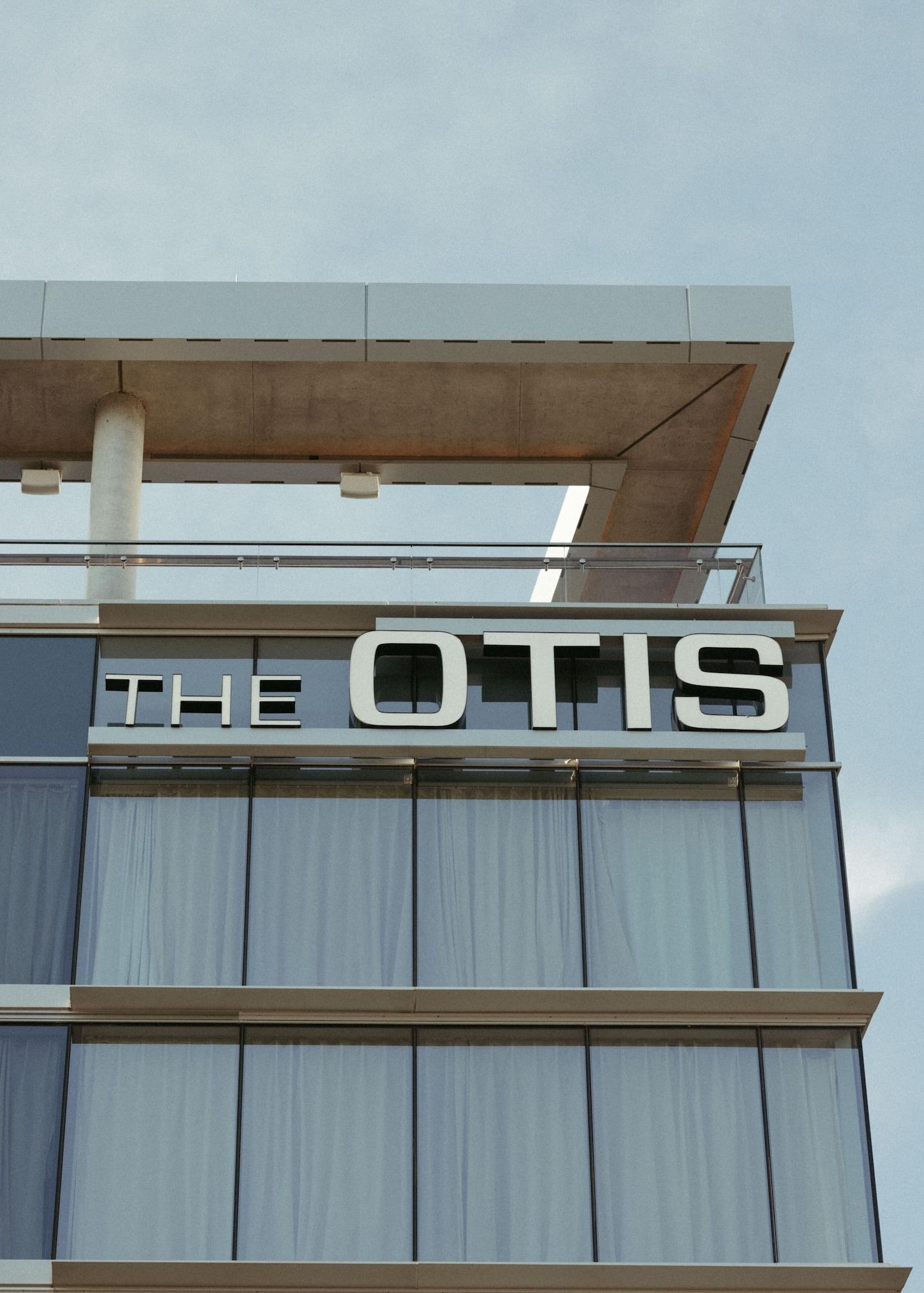 The Otis Hotel Austin Autograph Collection - photo 6