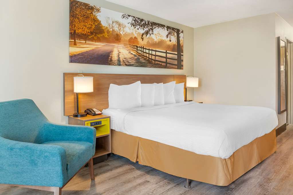 Days Inn & Suites by Wyndham Rocky Mount Golden East - photo 38