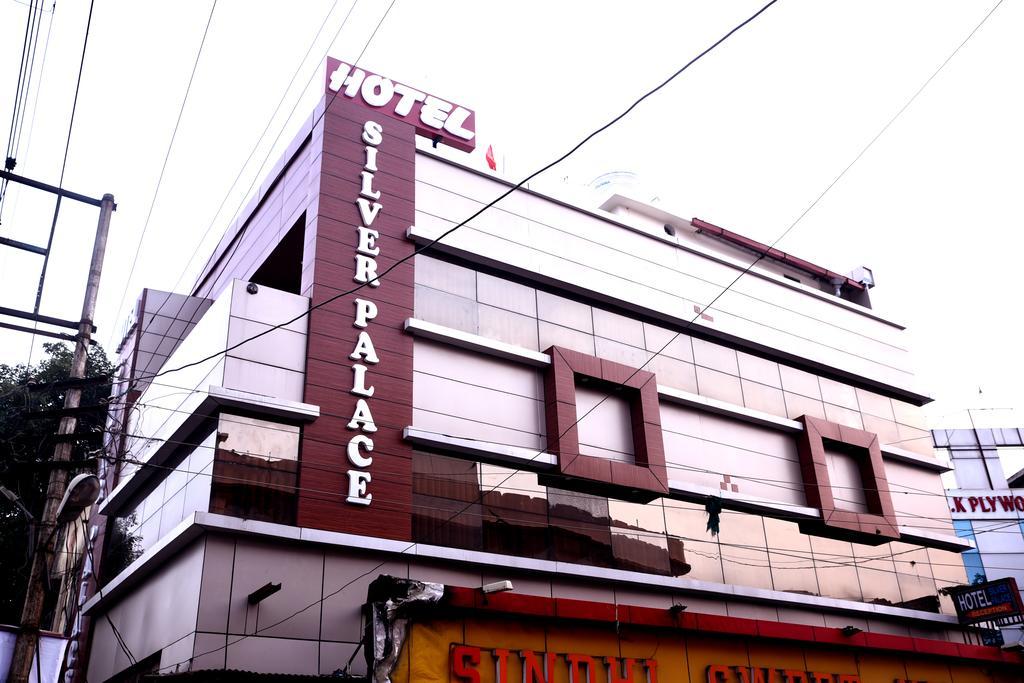 Hotel Silver Palace - carbon neutral hotel in Haldwani