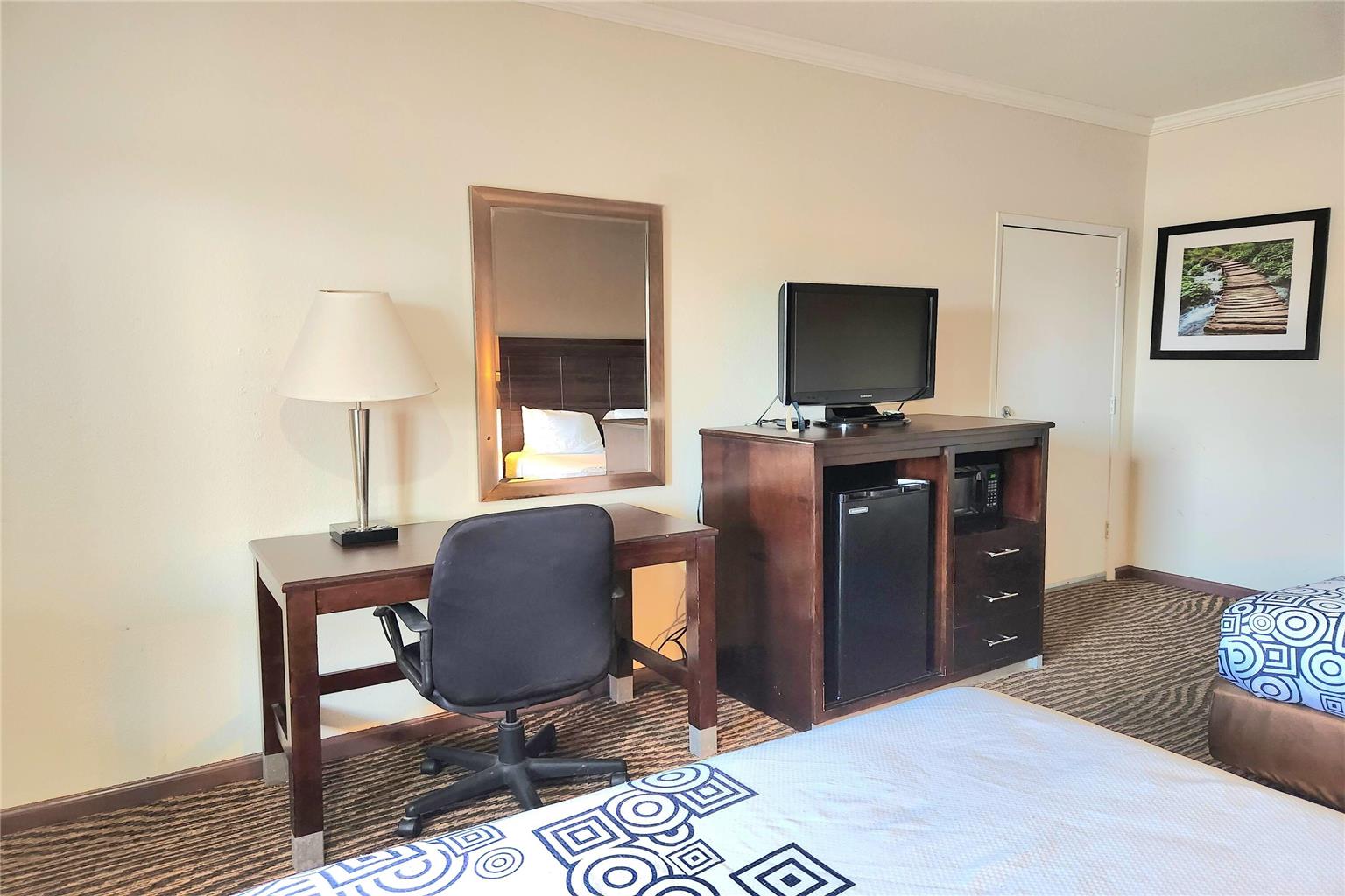 Days Inn by Wyndham Navasota - photo 14
