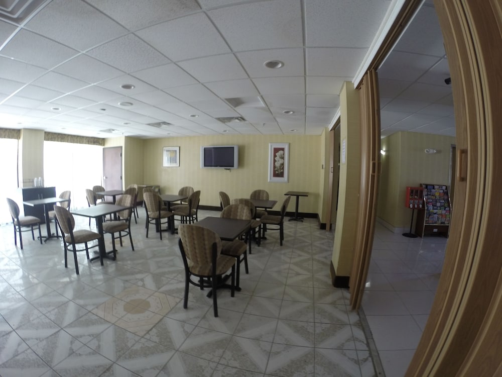 Jameson Inn and Suites Riverdale - photo 34