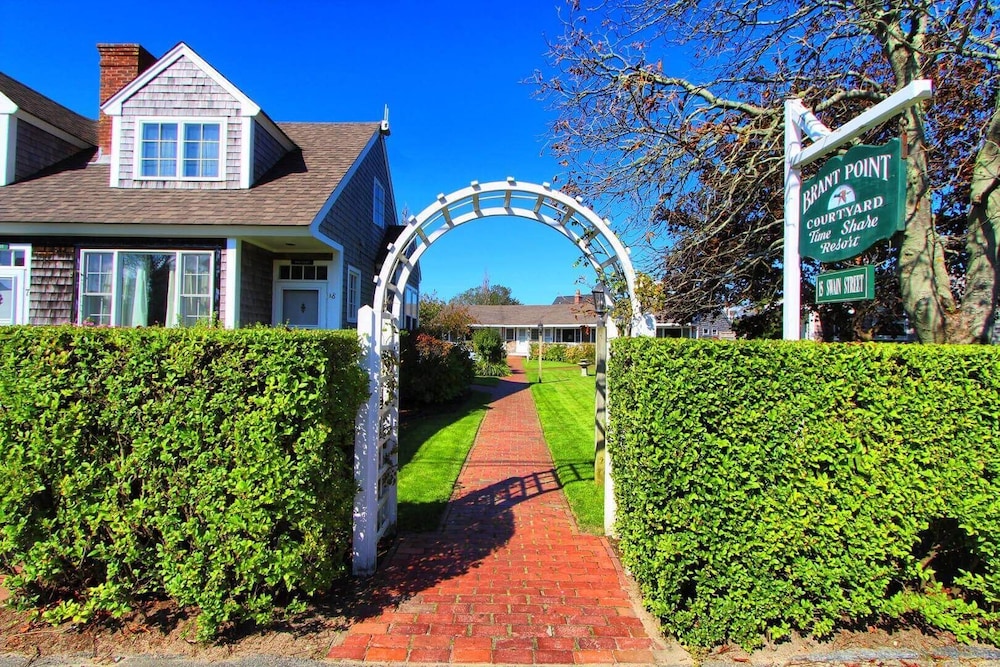 Brant Point Courtyard — Nantucket