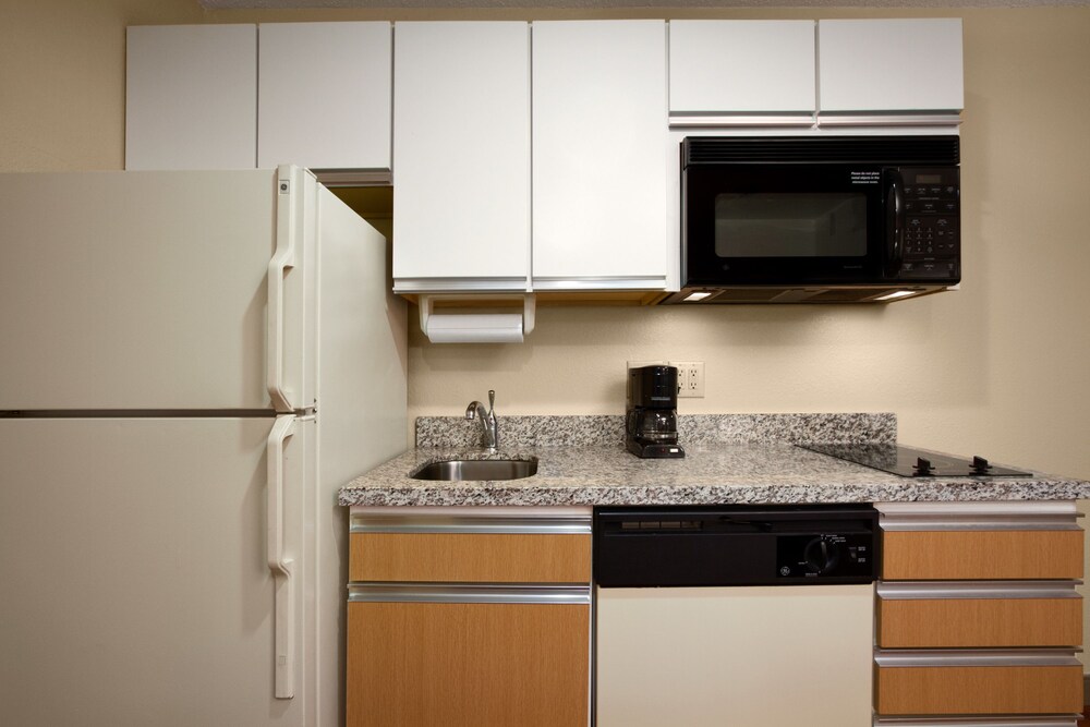 Mainstay Suites Hartford Meriden - photo 14