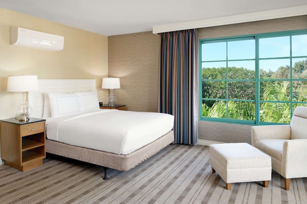 DoubleTree by Hilton San Pedro Port of Los Angeles - photo 21