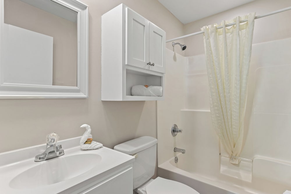Sandpiper Beacon Beach Resort - photo 407