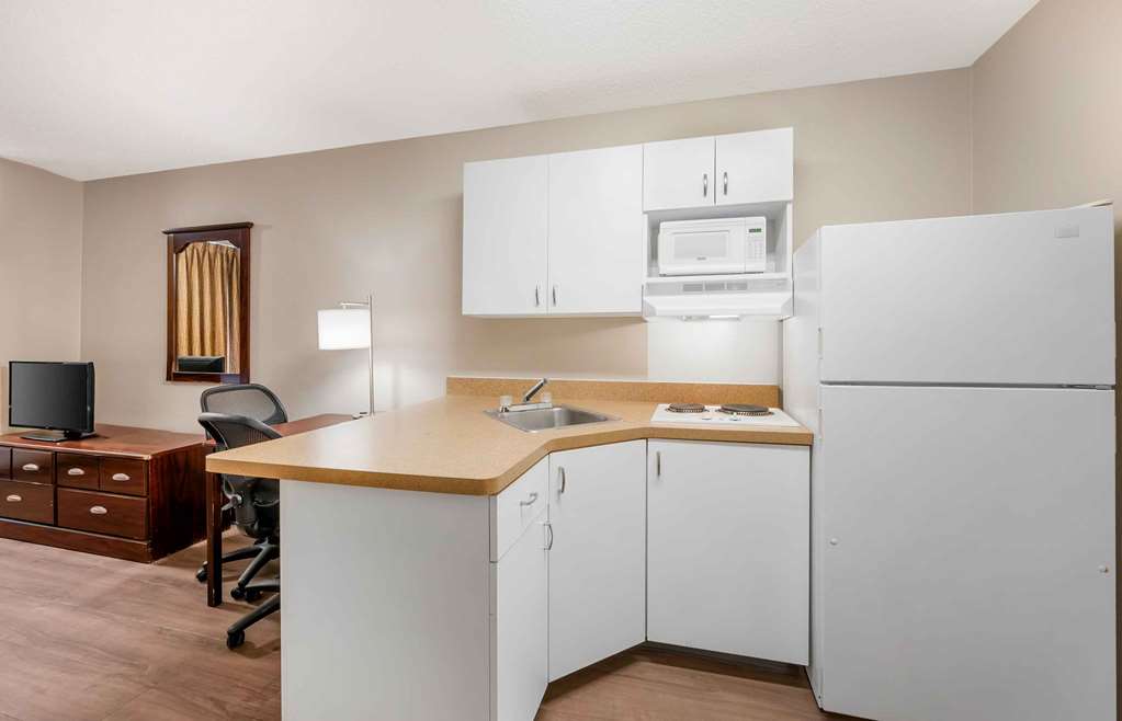 Extended Stay America Suites Fort Wayne South - photo 9