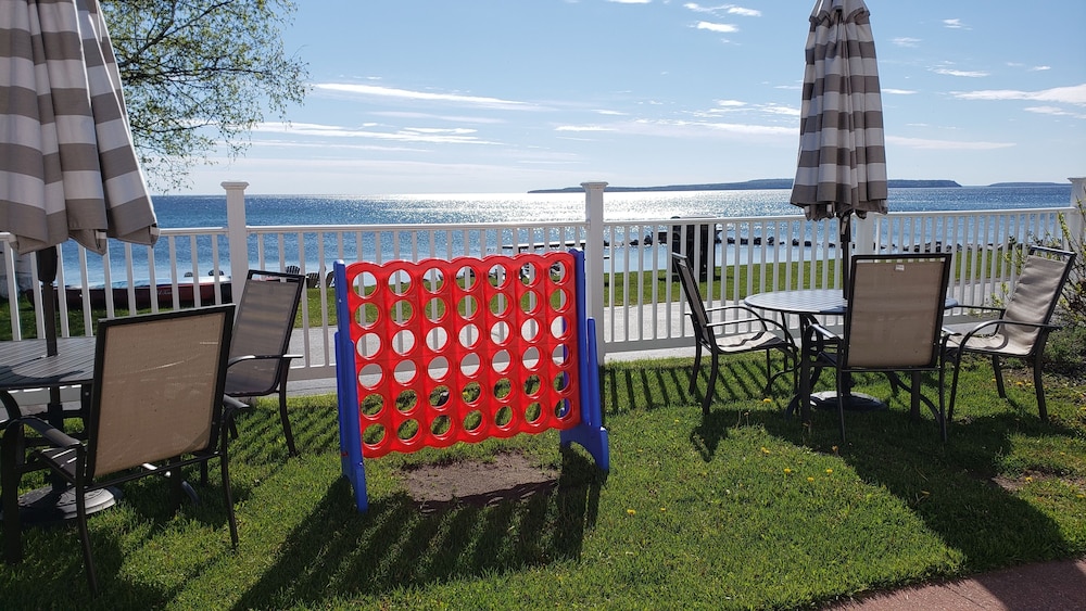 Baymont by Wyndham St. Ignace Lakefront - photo 29