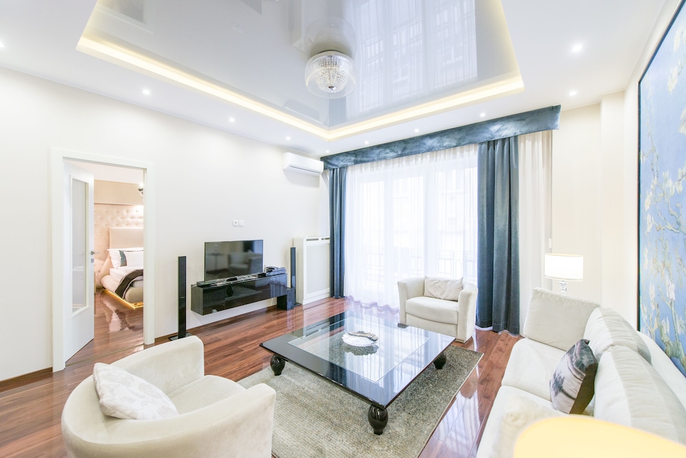 Venus Apartments Liberty Bridge Budapest — 4-Star Luxury Hotel in Budapest, Hungary