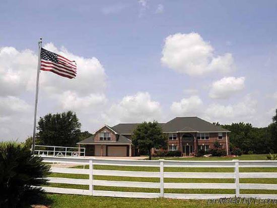 Seventh Heaven Ranch Resort Bed & Breakfast — hotel in Cypress