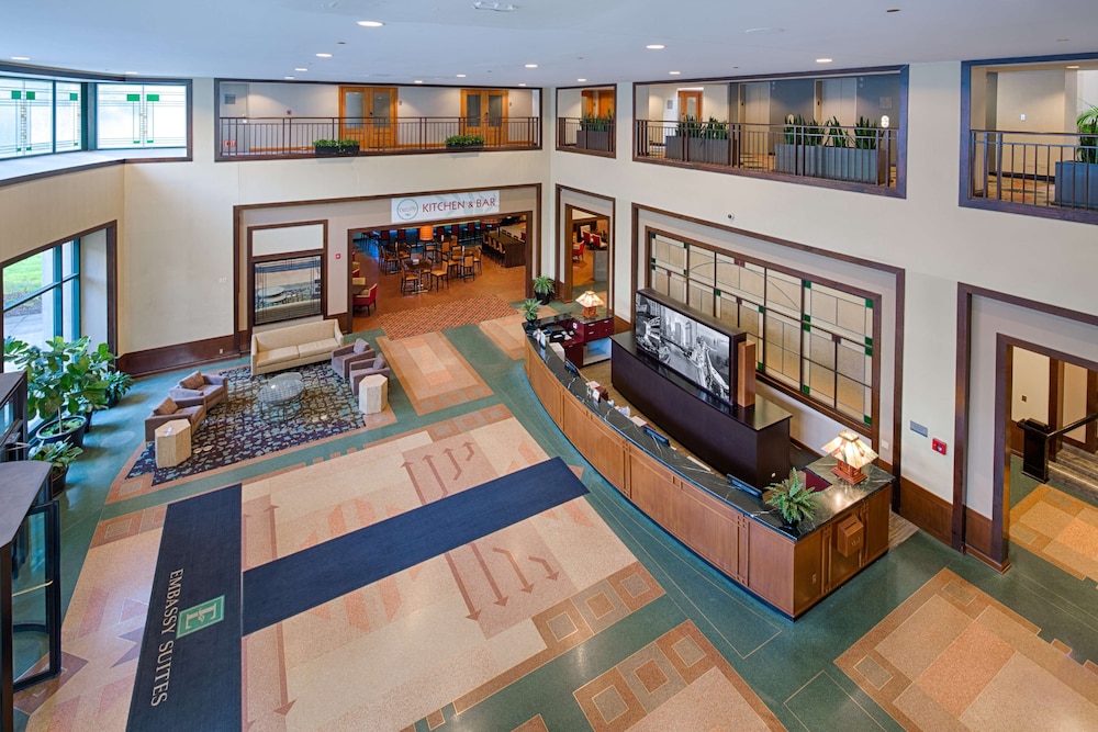 Embassy Suites by Hilton Chicago O'Hare Rosemont - photo 8