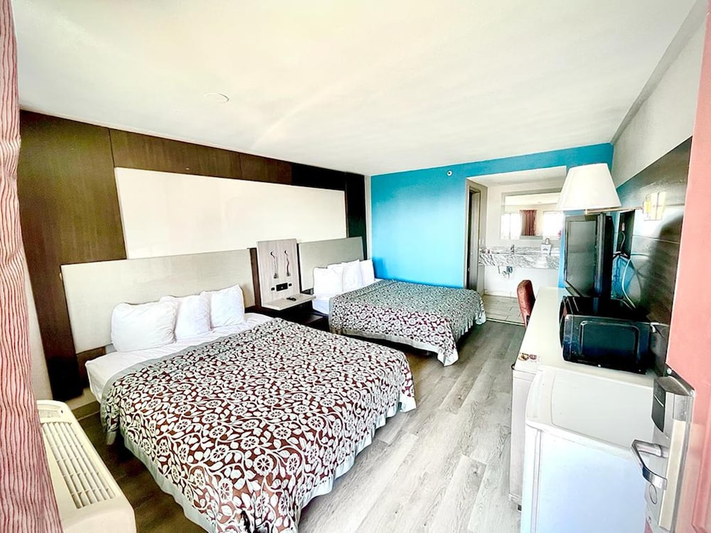 Days Inn by Wyndham El Paso Airport East - photo 3