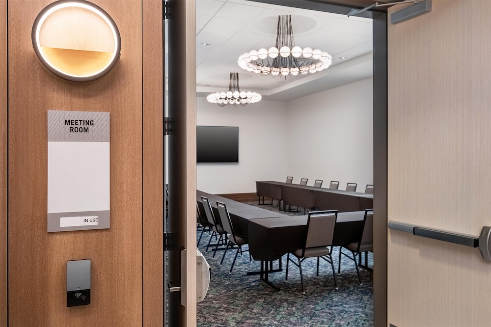Home2 Suites by Hilton Houston Downtown Convention Center - photo 39