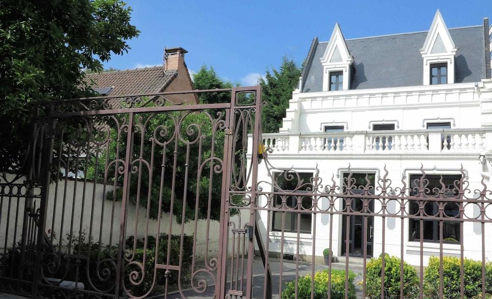 Le Logis Béthunois — 5-Star Luxury Hotel in Bethune, France