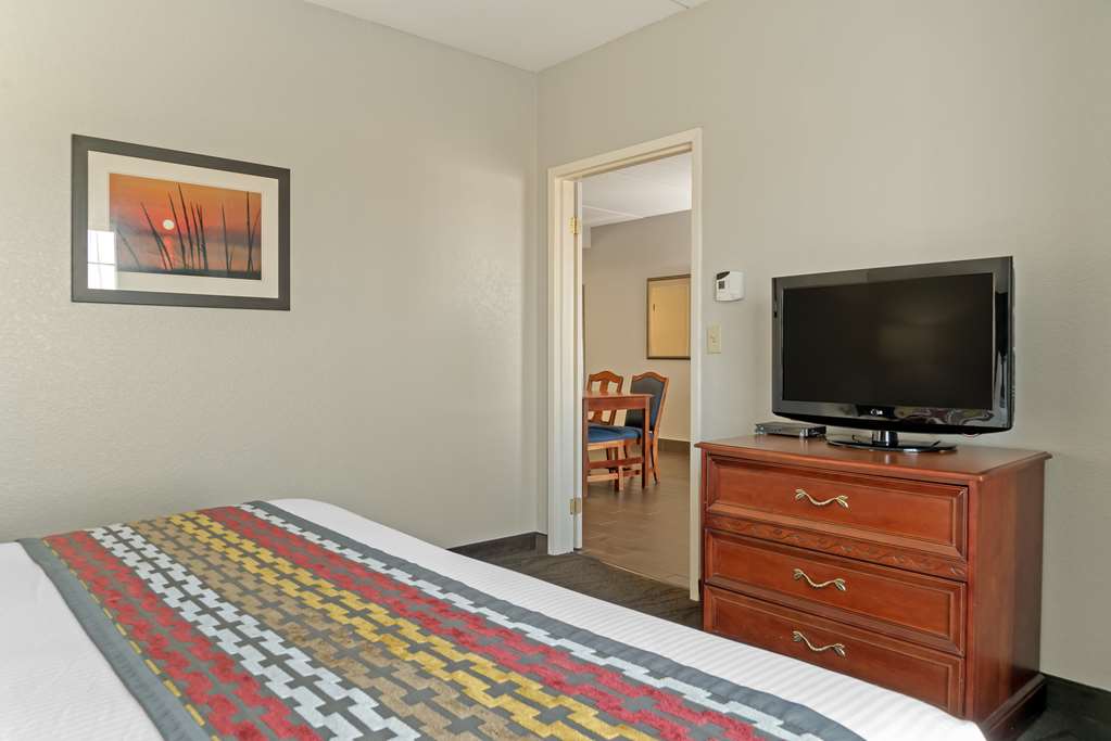 Best Western Executive Inn & Suites - photo 14