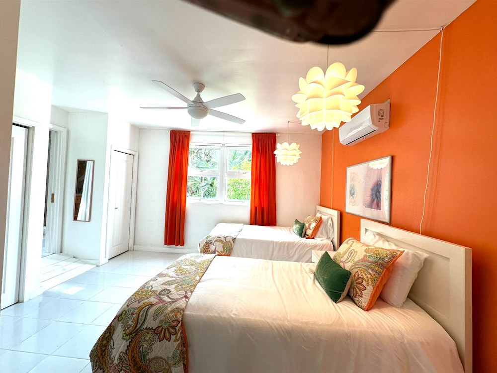 Coastal Comfort: Charming Cottage With Private Pool — 4-Star Luxury Hotel in Governor's Harbour, Bahamas