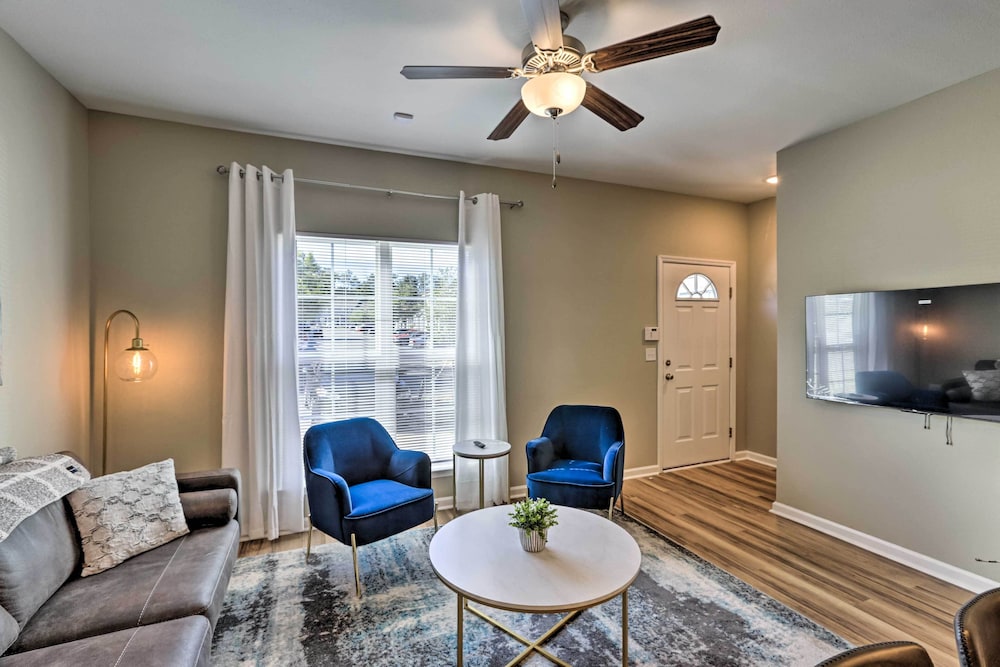 Ideally Located & Elegant Condo w Balcony — 4-Star Luxury Hotel in Tallahassee, United States