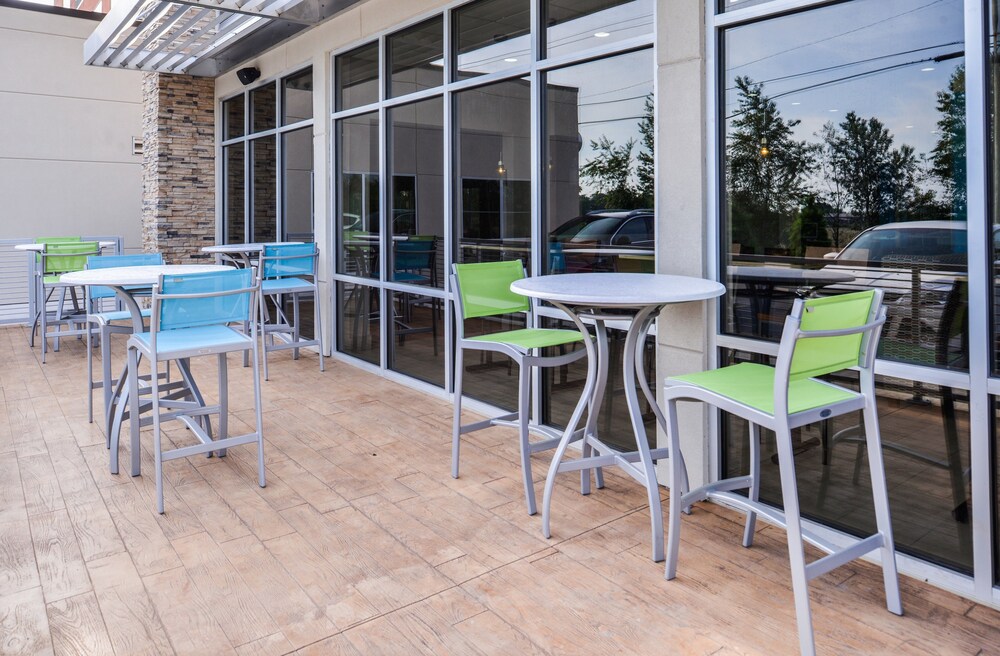 Holiday Inn Express & Suites Siloam Springs by IHG - photo 31