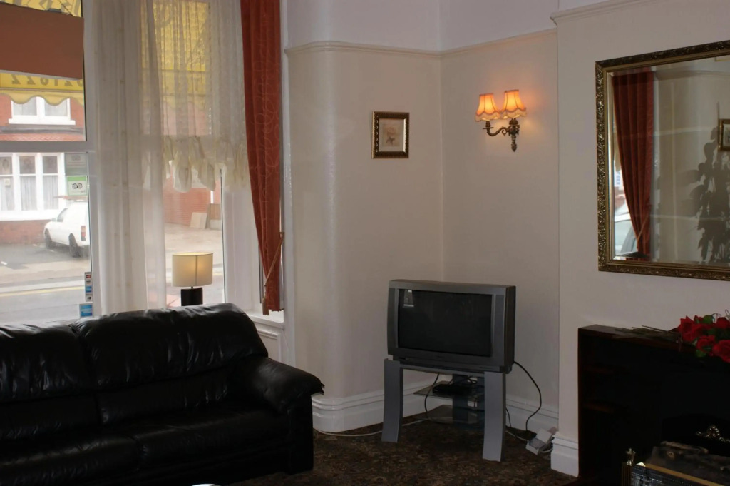 Beachcomber Hotel — Blackpool — photo 3