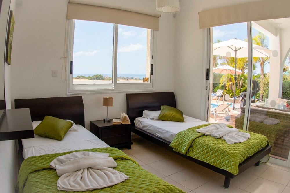 Villa Cassia by Ezoria Villas