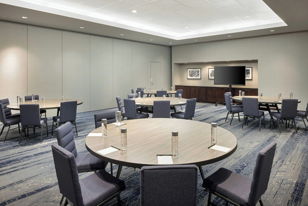 Courtyard by Marriott Chicago Magnificent Mile - photo 69