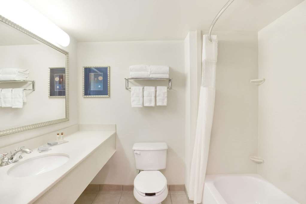 Wingate by Wyndham Bridgeport Clarksburg - photo 16