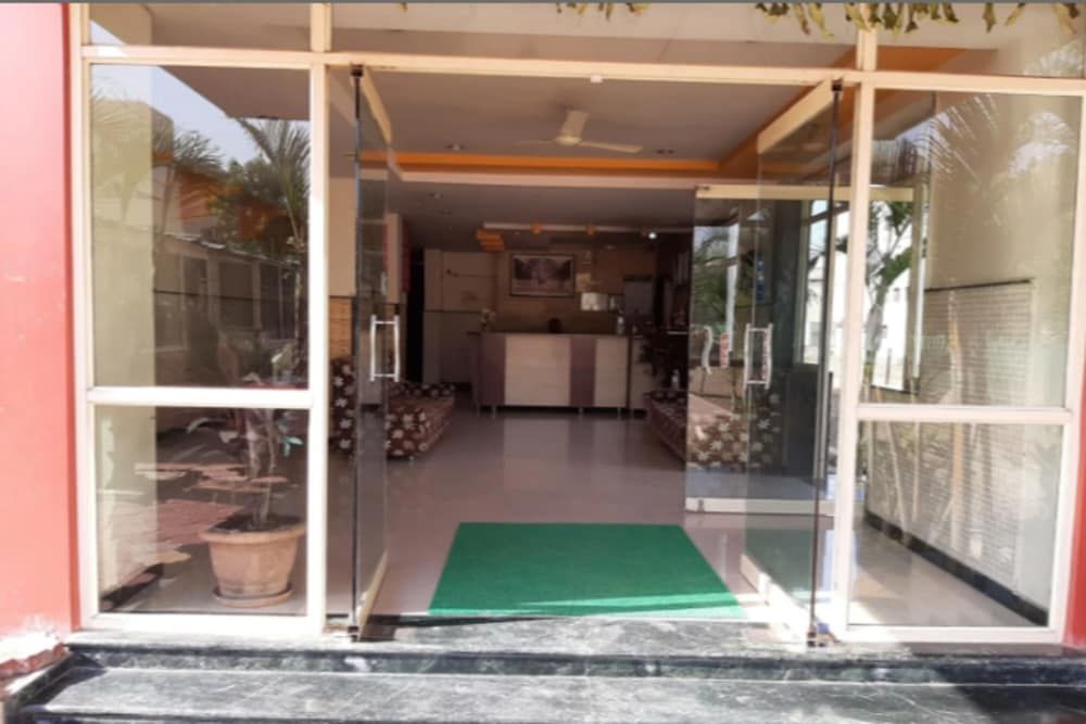 Hotel Sai Aditya - last minute hotel in Shirdi