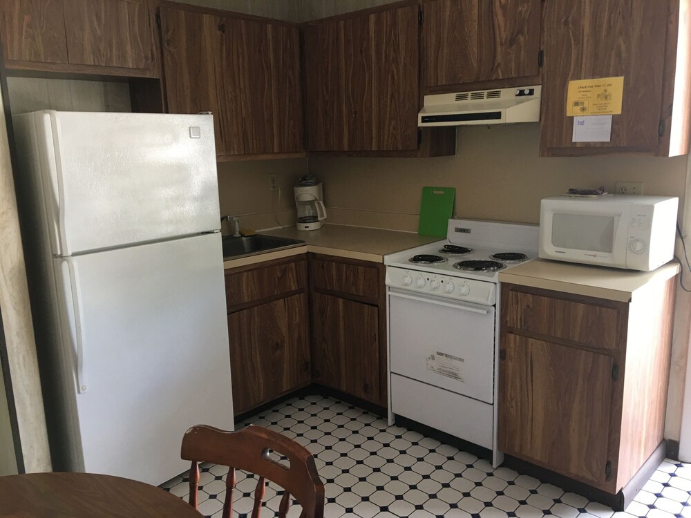 The Rivers Edge Motel - photo 9