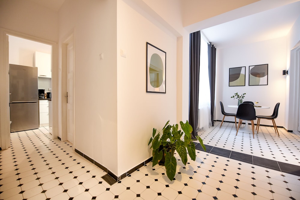 Sala Palatului Apt — Bucharest — photo 3