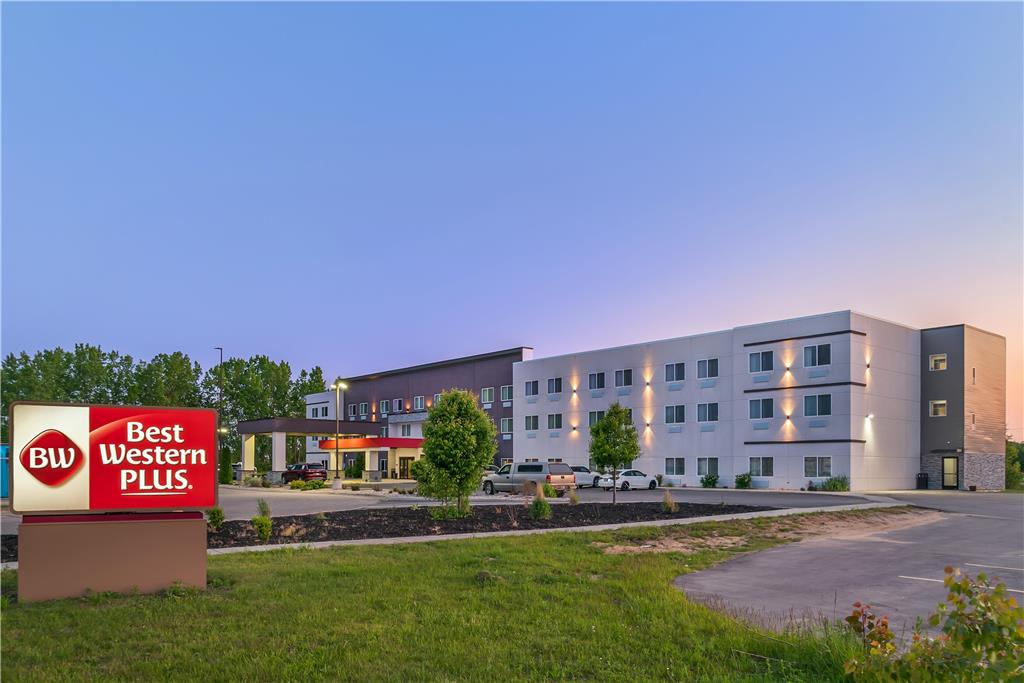Best Western Plus Wayland Hotel - featured photo