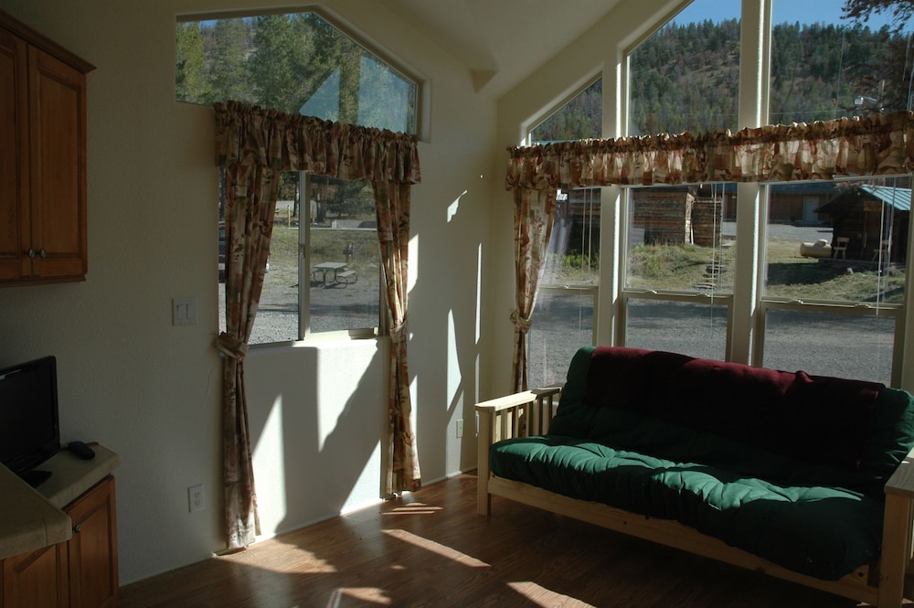 Lava Mountain Lodge - photo 10