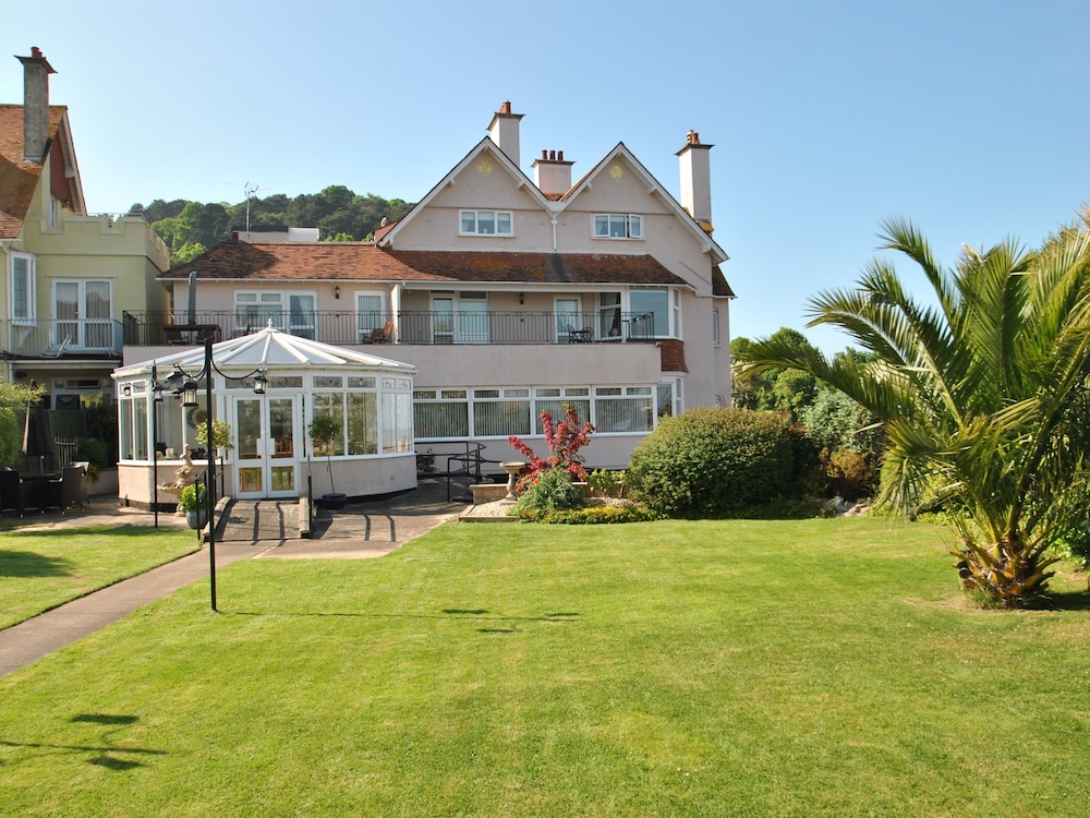 Beachside Suites — 4-Star Luxury Hotel in Minehead, United Kingdom