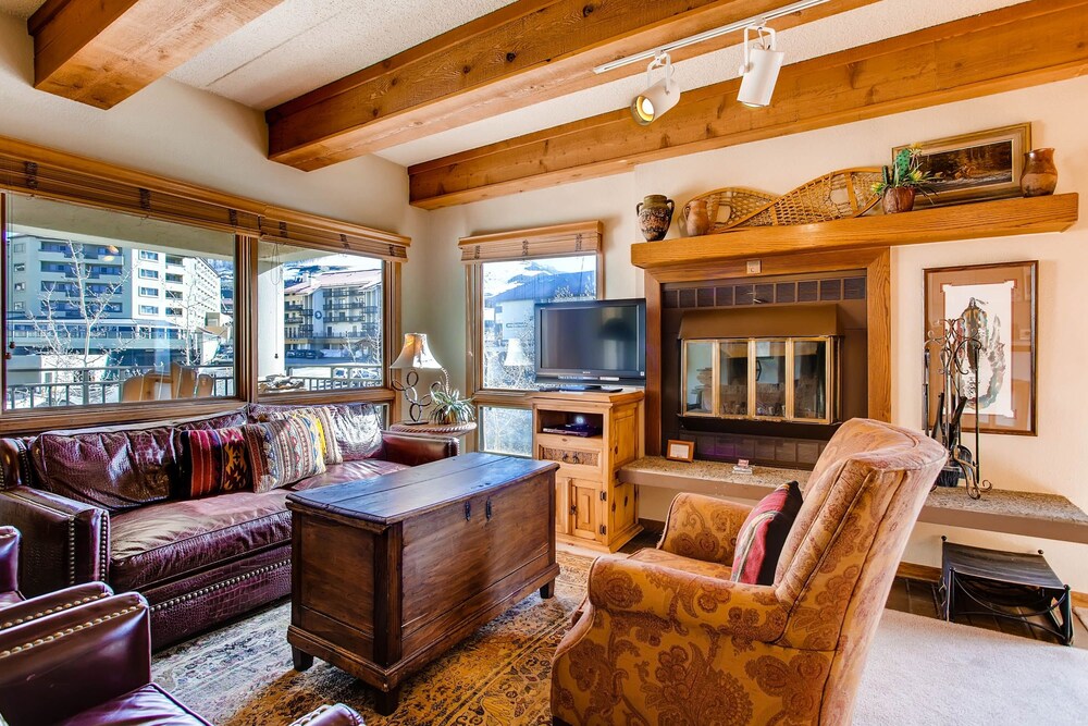 Updated 2 Br With View Of Lifts 2 Bedroom Condo No Cleaning Fee by RedAwning — 4-Star Luxury Hotel in Crested Butte, United States