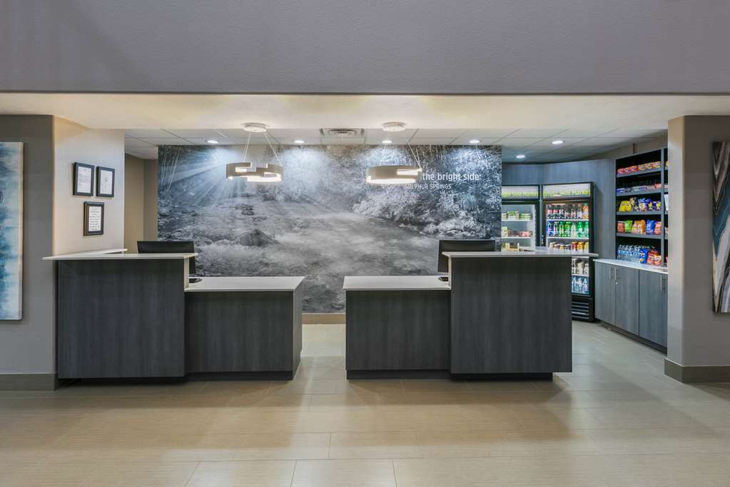 La Quinta Inn & Suites by Wyndham Sulphur Springs - photo 3