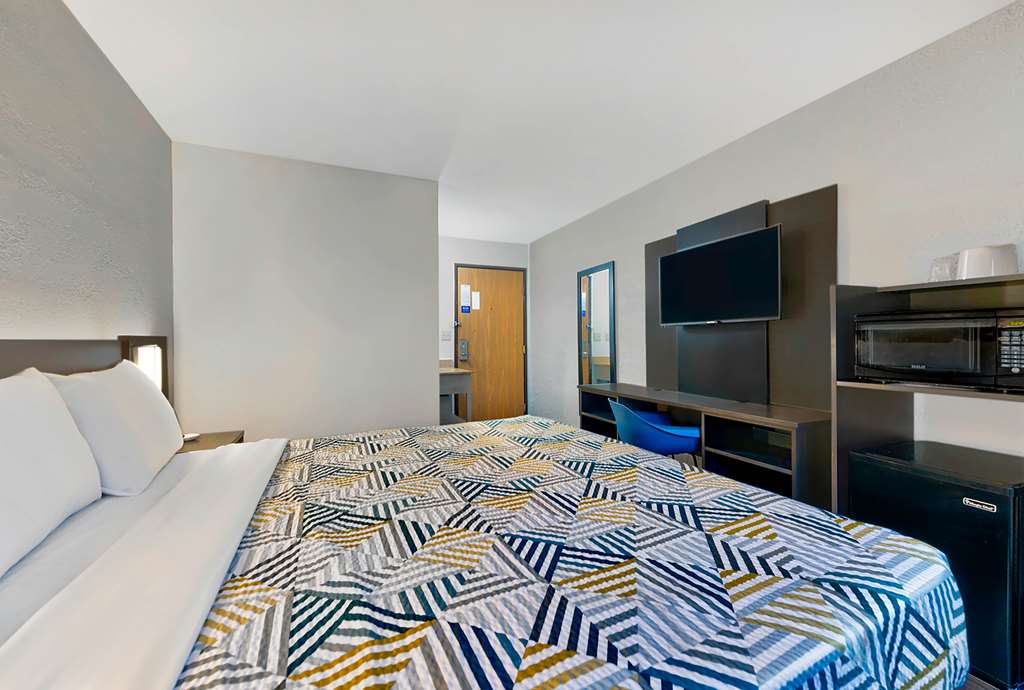 Motel 6 Cedar Rapids IA Airport - photo 9