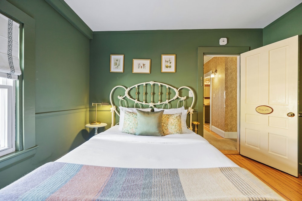 Hartstone Inn - photo 32
