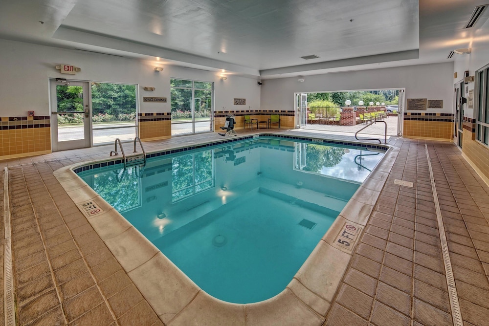 Springhill Suites by Marriott New Bern - photo 17