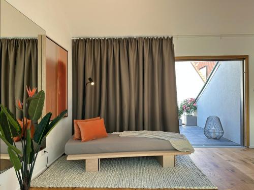 TrulySpace Direkt am Rathausplatz Dachterrasse mit Blick auf Perlachturm Garage Fahrstuhl — 4-Star Luxury Hotel in Augsburg, Germany
