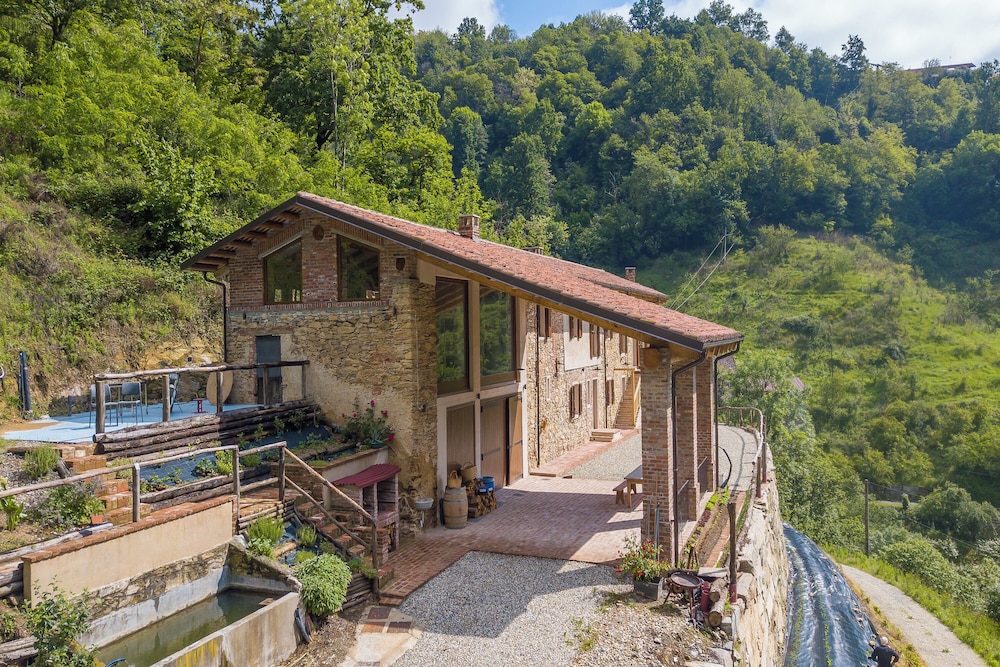 Villa L Autin d Pagn — 4-Star Luxury Hotel in Pagno, Italy