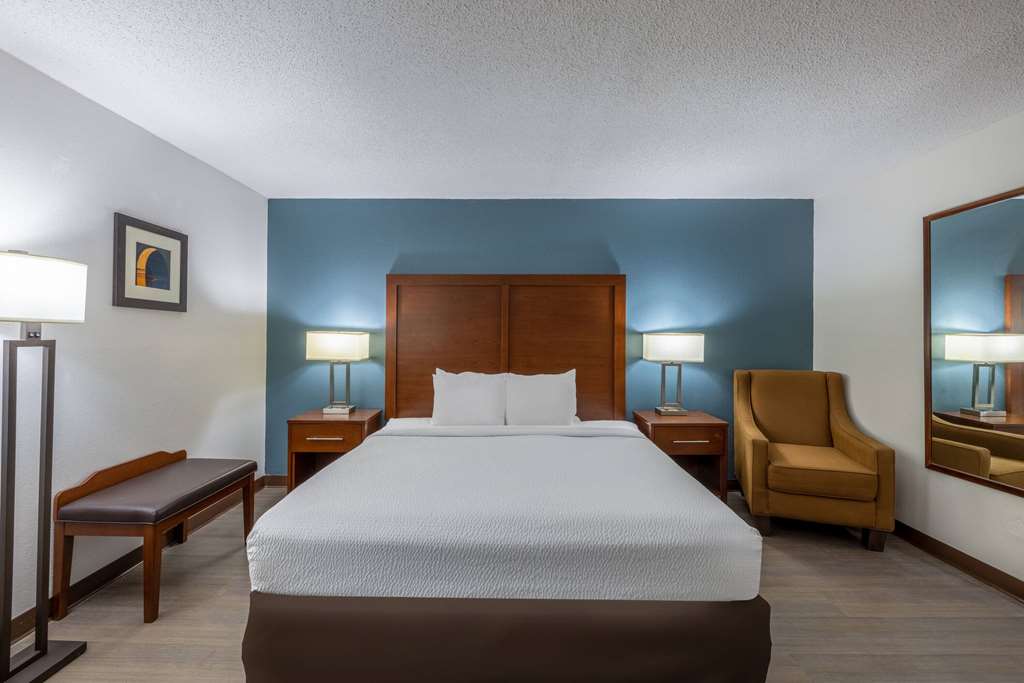 Travelodge by Wyndham Brooklyn Center - photo 20