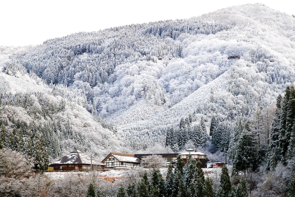 Tenjiku Onsennosato — hotel in Nanto