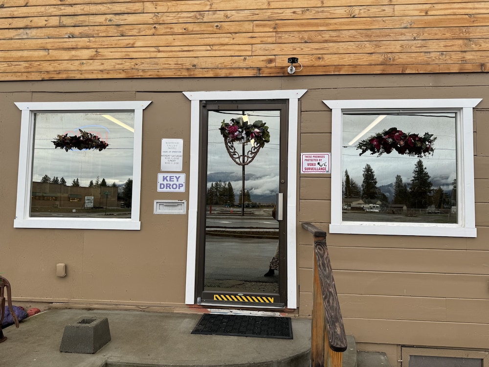 Kootenai Valley Motel - photo 81